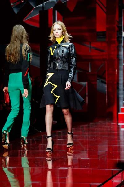 Look 13